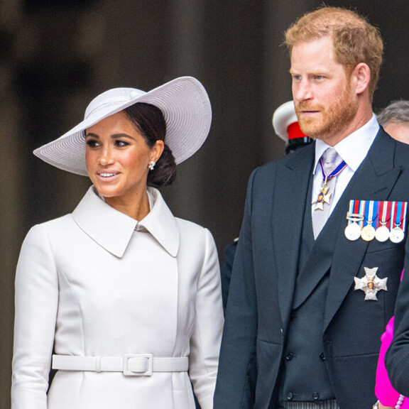 Harry ja Meghan ovat aiheuttaneet eripuraa perheen välille luovuttuaan kuninkaallisista velvoitteistaan. Harry ja Meghan ovat aiheuttaneet eripuraa kuninkaallisperheen välille.