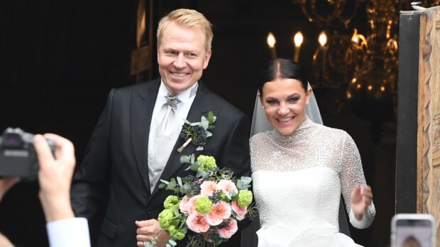 Tv:stä tutut tanssitähdet rynnivät joukolla Aki Riihilahden ja tanssija-Katrin ökyhäihin - kuvat!