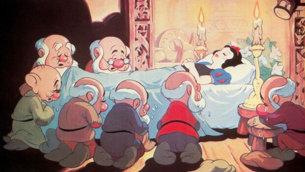 Lumikki-ohjaajan poika suuttui uudesta woke-versiosta: “Walt Disney kääntyisi haudassaan”