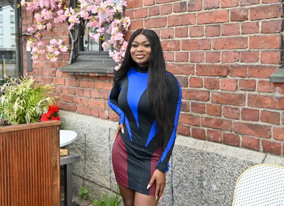 Kelly Kalonji puhkeaa kyyneliin Viidakon tähdissä – taustalla Jesse Sarkkisen epäitsekäs päätös