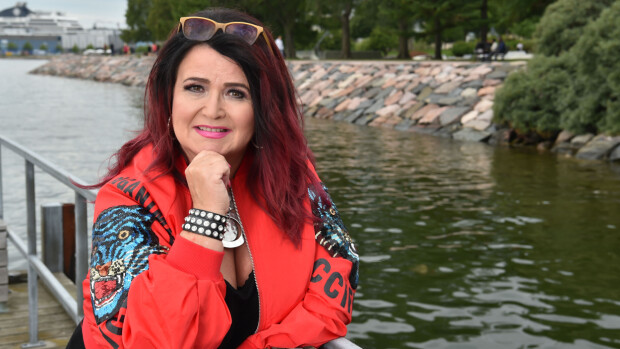 Meiju Suvaksen äiti on kuollut – koskettava julkaisu