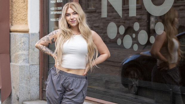 Evelina avautuu tv:ssä menetyksestään: 'Se oli itkuisaa, mutta aika korjaavaa'