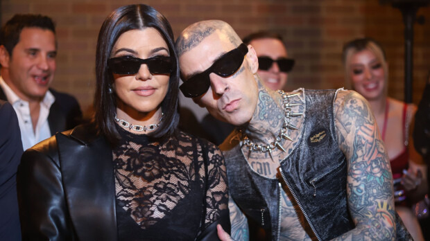 Vieläkö kuukausia jäljellä? Kourtney Kardashianin melkoinen raskausvatsa – katso uudet kuvat! Kourtney ja Travis