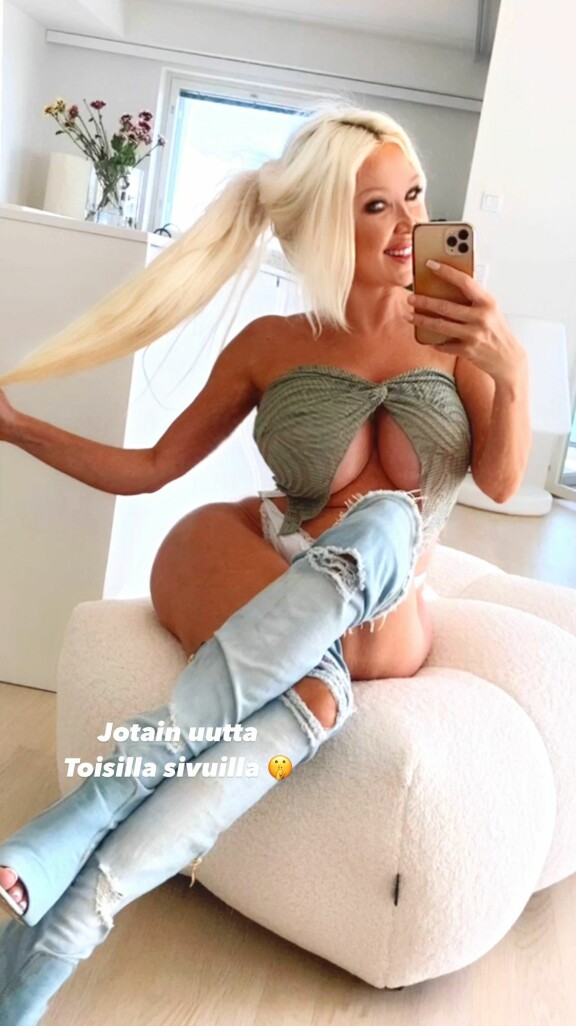 Oliko tämä kuva liikaa Instagramille? Susanna kertoo julkaisseensa tämän kyseisen otoksen ennen kuin hänen Instagram-tilinsä poistettiin.