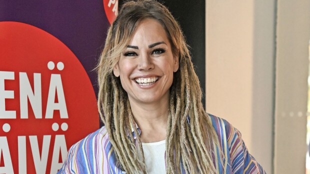 Alastonkuva! Eva Wahlström koettelee Instagramin rajoja