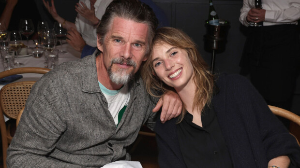 Ethan Hawke toteutti seksikohtauksen Maya-tyttärensä kanssa: 'Meille se ei ollut ongelma' Ethan Hawke and Maya Thurman Hawke attend IFC Films' THE TASTE OF THINGS Telluride Dinner at La Marmotte on September 3, in Telluride, Colorado.