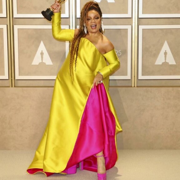 Heidi Klum on kuin kaljuuntuva kanarialintu – julkkisten keltaiset kevättyylit Seiskan muotipoliisin ratsiassa Ruth Carter