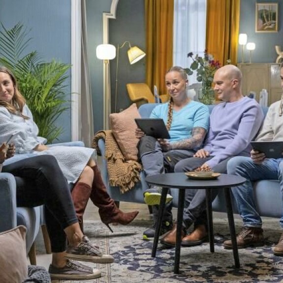 − Ammattilaiset keksivät sellaisia asioita, jotka eivät itselle tulisi mieleenkään, Anni kehuu Huvila & Huussi -työryhmää. Huvila & Huussi