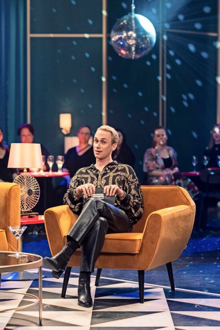 – Huikeimmat ja merkittävimmät asiat tapahtuvat aina samaan aikaan, juontaja kuittaa kiireitään. Christoffer Strandberg