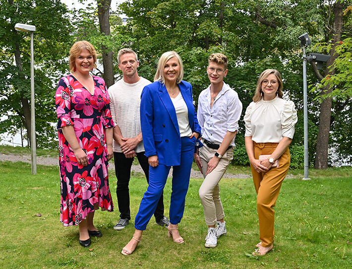 Maajussille morsian; Kaikki tarinat -sarja ei vakuuta. Maajussille morsian; Kaikki tarinat -sarja ei vakuuta.