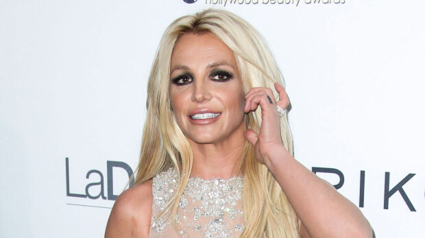 Mitä ihmettä? Britney Spears julkaisi oudon videon – leikkii vaarallisesti veitsillä!