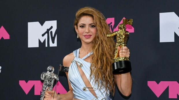 Uskomatonta! Kohuissa ryvettynyt Shakira, 46, mykistää notkeudellaan – kuvat