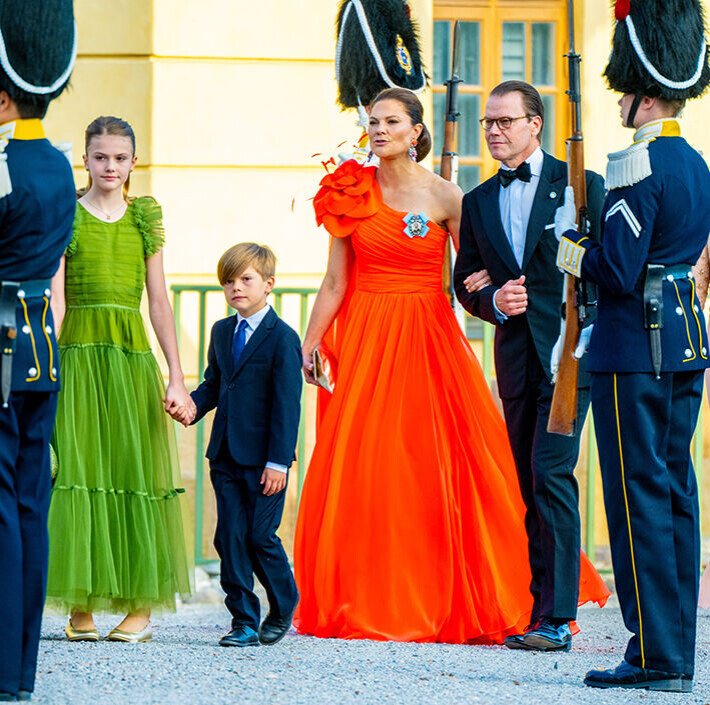 Torstaina (14.9.) Daniel osallistui perheensä kanssa kuninkaan jubileejuhlan oopperailtaan. Myös prinssin vanhemmat Olle ja Ewa Westling olivat menossa mukana. Torstaina (14.9.) Daniel osallistui perheensä kanssa kuninkaan jubileejuhlan oopperailtaan. Myös prinssin vanhemmat Olle ja Ewa Westling olivat menossa mukana.