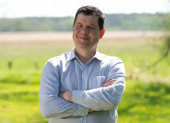 Maajussi-Kalle yllättää morsianehdokkaat omalla kappaleellaan: "Tytöt tykkäsivät"