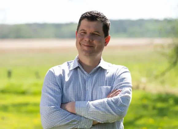 Maajussi-Kalle saa ensimmäisen suudelman – tilannetta edeltää erikoinen episodi