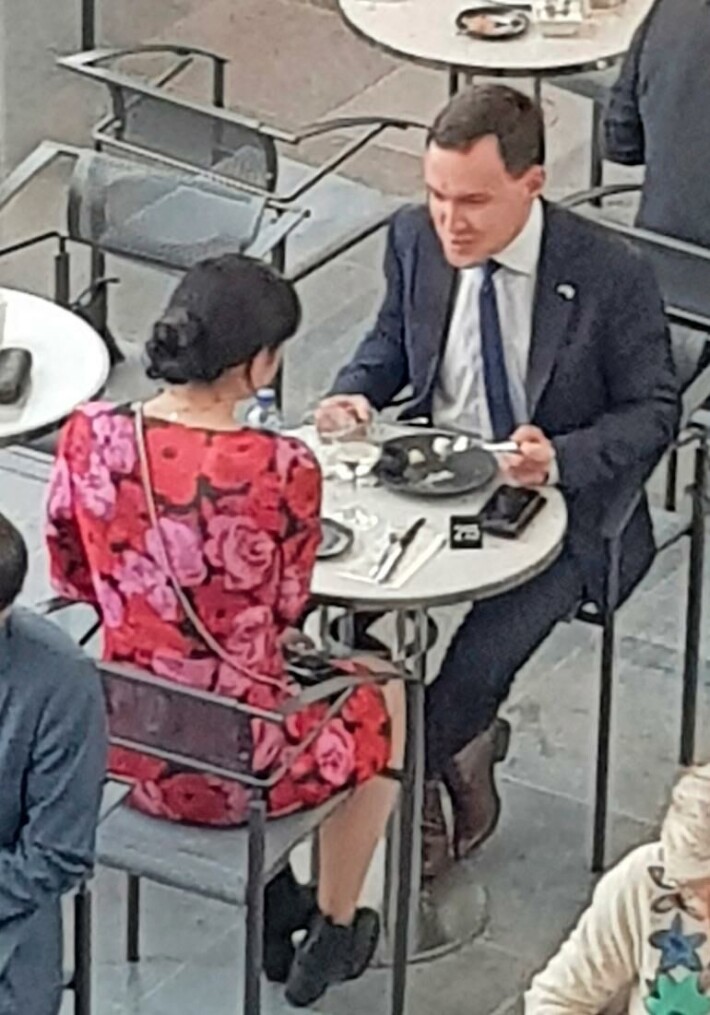 Kohupoliitikko oli vesilinjalla. Wille Rydman