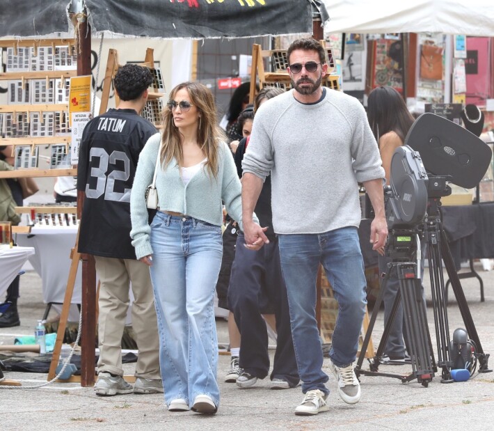 Paparazzi iski! Ben Affleck ja Jennifer Lopez yllätettiin taviksina kirpputorilta