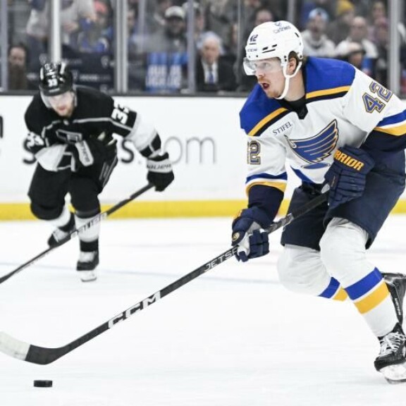 Kuopiolainen polkukone on saanut uuden alun St. Louis Bluesissa, jossa tulosta on tullut lähes piste per peli -tahdilla. Kuopiolainen polkukone on saanut uuden alun St. Louis Bluesissa, jossa tulosta on tullut lähes piste per peli -tahdilla.