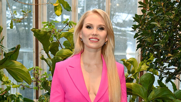 Juontajan moka poiki Miss Suomi Petra Hämäläiselle henkilökohtaisen anteeksipyynnön: ”Olin otettu” Petra Hämäläinen