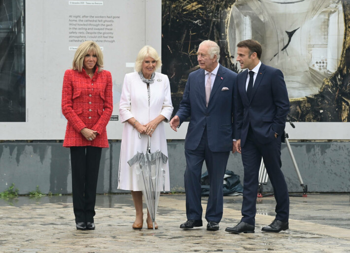 Kuvassa vasemmalta oikealle Brigitte Macron, kuningatar Camilla, kuningas Charles ja presidentti Emmanuel Macron. Kuvassa vasemmalta oikealle Brigitte Macron, kuningatar Camilla, kuningas Charles ja presidentti Emmanuel Macron.