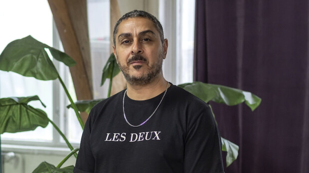 ”Aseita latailtiin ja poltettiin crackia!” Arman Alizad avautuu elämänsä pelottavimmasta hetkestä: ”Pelkäsin kuolevani, jos joku aivastaa”