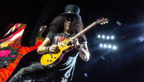 Guns N' Rosesin maailmankuulu kitaravirtuoosi Slash järkyttyi Razzlen traagisesta kuolemasta.