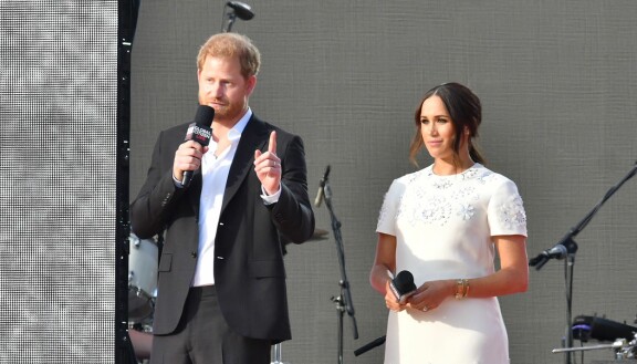 Meghanin ja Harryn kiertäessä tapahtumasta toiseen, seurasi heitä tiiviisti joukko kameramiehiä dokumenttipuuhissa.
