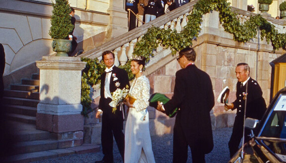Kaarle Kustaa ja Silvia jatkoivat oopperalta Drottningholmin linnaan, jossa he tanssivat aamuyöhön puoli kolmeen asti.