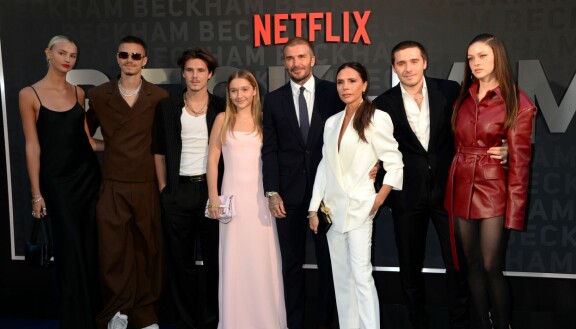 Kuvassa Mia Regan, Romeo Beckham, Cruz Beckham, Harper Beckham, David Beckham, Victoria Beckham, Brooklyn Beckham and Nicola Peltz.