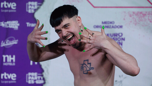 Käärijä purki pettymystään – etukäteen teetetyt voittopaidat lensivät roskiin: 'Näillähän ei tee yhtään mitään' Kaarija