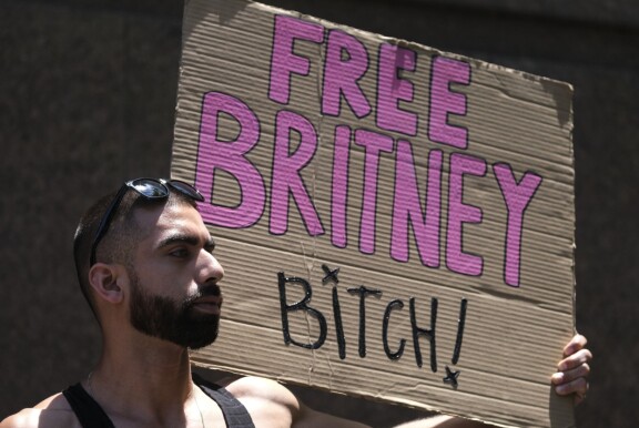 Fanit osoittivat mieltään parin vuoden takaisissa mielenosoituksissa Britneyn vapauttamisen puolesta.