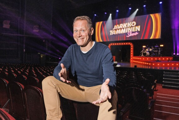 Jarkko Tamminen Show kiertää koko syksyn Suomea. Jarkko Tammisen maailma MTV:llä.