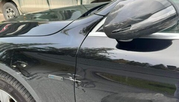 Tältä auto näytti tapahtuneen jälkeen.