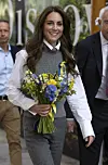 Prinsessan asuissa näkyy edelleen huoliteltu tyylikkyys.