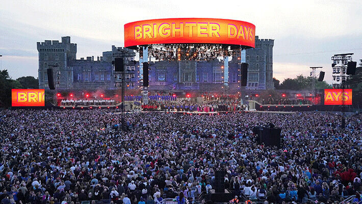 Kruunajaiskonserttiin otti osaa noin 20 000 kansalaista. kruunajaiskonsertti