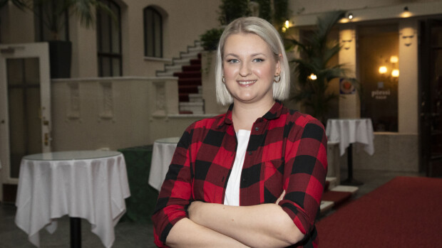 Jenni Poikelus murtuu kyyneliin Roope Salmisen podcastissä