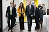 Hovityyliä. Jopa mainosväri keltainen saadaan kesytettyä, kun on osaamista. Keltaisesta brändiväristään kuuluisa Seiska ei ole osallistunut Walesin prinsessan pukemiseen.