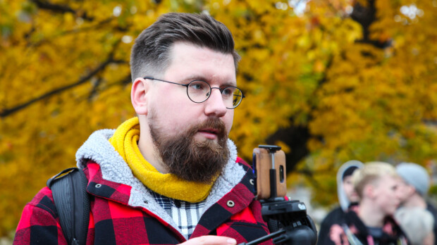 Sebastian Tynkkynen avautuu tv:ssä elämästään – politiikka tuonut haasteita parisuhteeseen