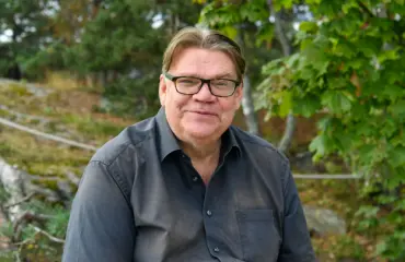 Kuva! Timo Soini palautti pulloja Lidlissä: "Hyvän mielen reissu"