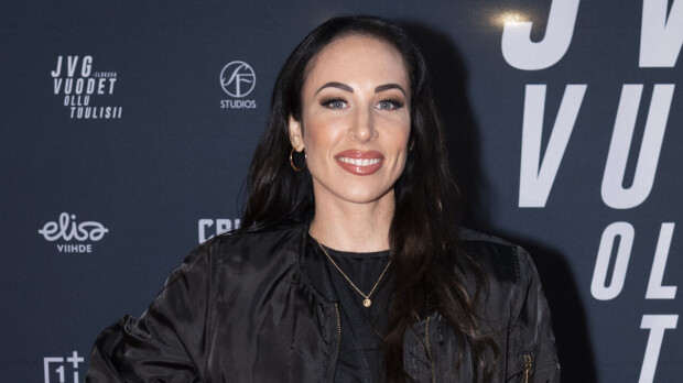 Janna Hurmerinta ärsyyntyi someseuraajansa huuteluun ja täräyttää timanttisesti takaisin: 'Tässä sulle...'