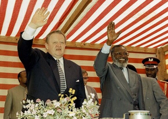 Martti Ahtisaari teki presidenttivuosinaan virallisen valtiovierailun Namibiaan, missä hänet otettiin vastaan juhlamenoin.