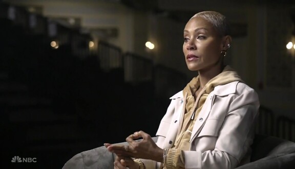 Muun muassa NBC:n haastattelussa Jada Pinkett Smith on kertonut miettineensä jopa itsemurhaa neljäkymmentä täytettyään.