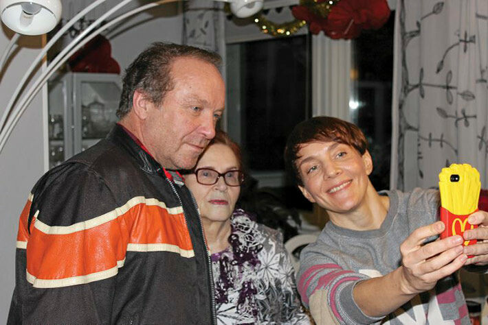 Maria vieraili Teuvo Hakkaraisen luona ohjelman ensimmäisellä kaudella. Visiitillä tavattiin myös Teuvon äiti. veitola