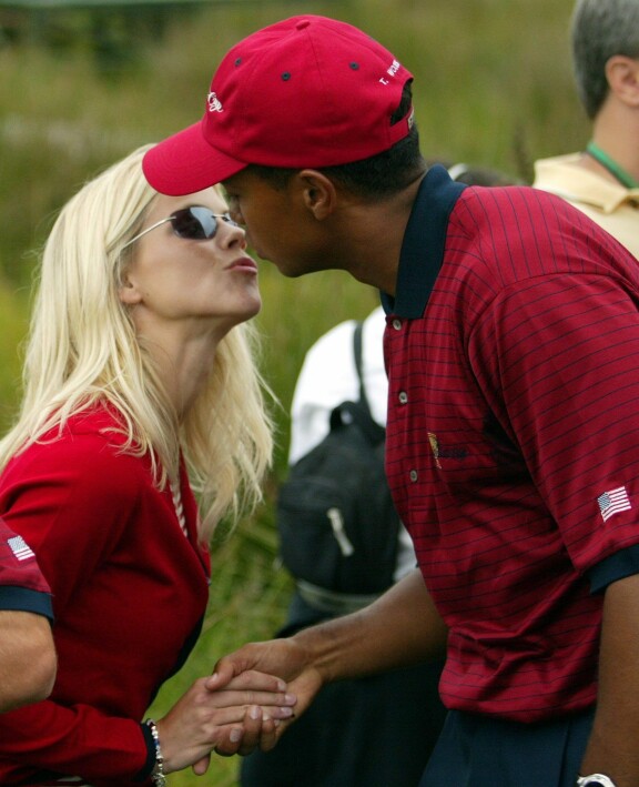 Elin nähtiin usein golfkentillä kannustamassa kultaansa.