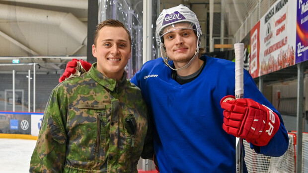 Eetu ja Leevi Selänne muuttivat Kainuun korpeen – kiekkolegendan jälkikasvu esittelee kotinsa Seiskalle