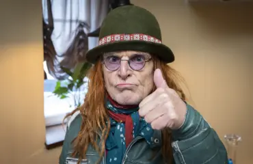 Tältä Pelle Miljoona, 68, näyttää nyt – paljastaa Seiskalle: tyylin takana erikoinen fanilahja