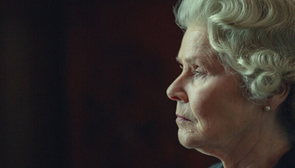 Imelda Stauton palaa kuningatar Elizabethin rooliin.