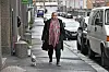 Arkistokuva: Henna ulkoilutti Vanilla-koiraansa vuonna 2019 Helsingissä.