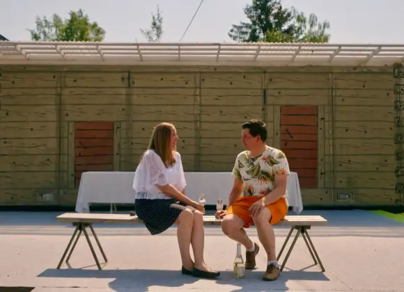 Maajussi-Kalle iskee taas – suutelee jo toista daamia