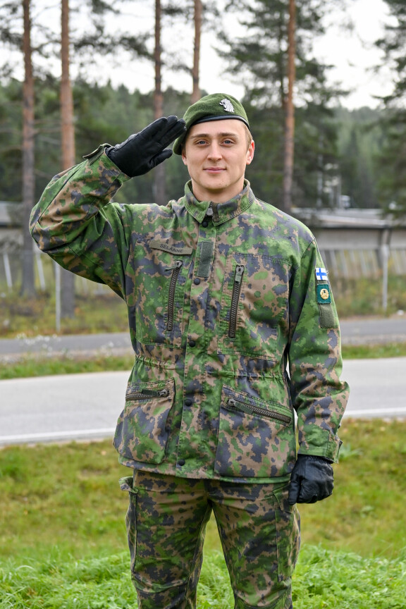 Eetu Selänne suorittaa varusmiespalvelustaan parhaillaan Kainuun prikaatissa. – Se on minulle kunnia-asia, Eetu sanoo.